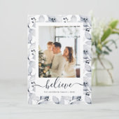 冬の青い葉の写真信じクリスマスカード シーズンカード (スタンド正面)