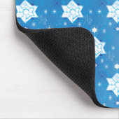 冬の青と白の雪片パターン マウスパッド (コーナー)