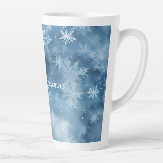 冬の青の白い雪の結晶クリスマス カフェラテマグ (右)