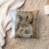 冬の風景内のかわいいリス クッション (ブランケット)