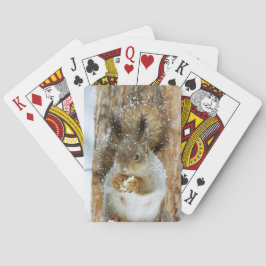 冬の風景内のかわいいリス トランプ