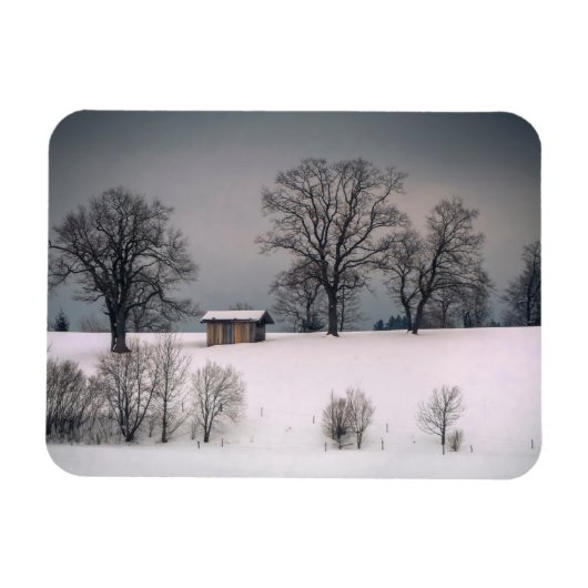 冬の風景、丘と木々、小屋 マグネット (横)