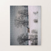 冬の風景、山と木、小屋 ジグソーパズル (縦)