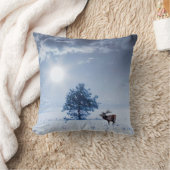 冬の風景（青）。寂しい木と太い クッション (ブランケット)