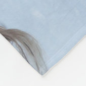 冬の馬のドライブで隠れ家の牧場 フリースブランケット (角)