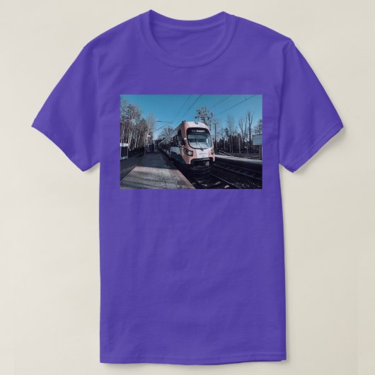 冬の駅1 Tシャツ (デザイン正面)