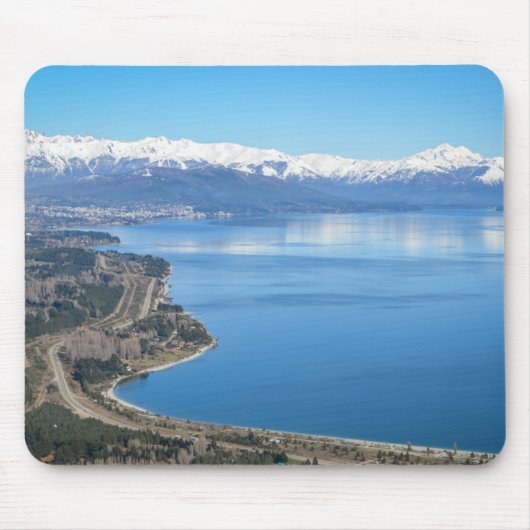 冬のBarilocheの空中写真 マウスパッド (正面)