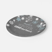 冬のonederlandの誕生日は青い雪片をめっきします ペーパープレート (アングル)