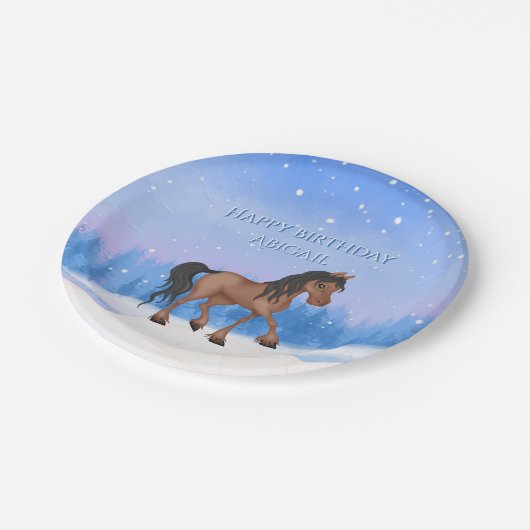 冬パーソナライズされた馬と雪の誕生日 ペーパープレート (アングル)