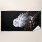 冬威厳のあるのフクロウ ビーチタオル (正面)