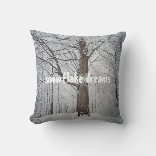 冬威厳のあるの森のブナの木 クッション (正面)