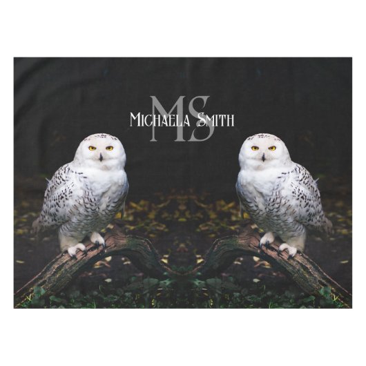 冬威厳のある雪フクロウモノグラム名前をカスタムする テーブルクロス (正面(横))