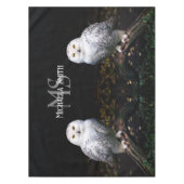 冬威厳のある雪フクロウモノグラム名前をカスタムする テーブルクロス (正面)