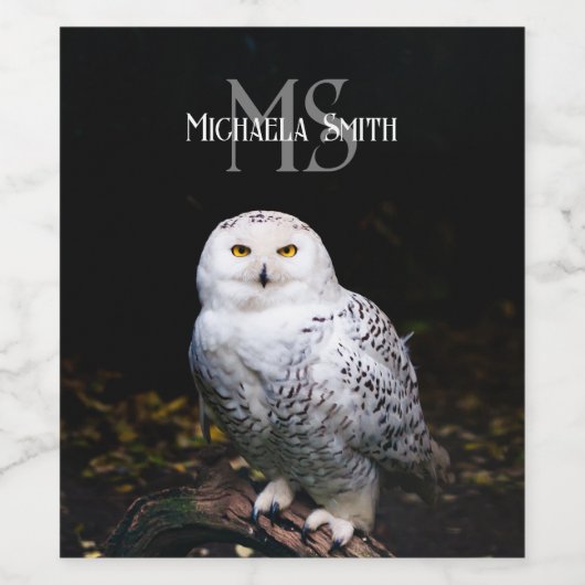 冬威厳のある雪フクロウモノグラム名前をカスタムする ワインラベル (シングルラベル)