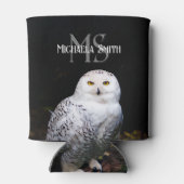 冬威厳のある雪フクロウモノグラム名前をカスタムする 缶クーラー (裏面)