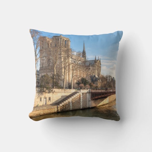 冬日曜日のノートルダム大聖堂 クッション (正面)