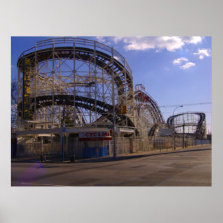 冬眠のサイクロン ポスター