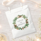 冬素朴植物性リースカスタムウェディング フェイバーバッグ (クリップ留めされた状態)