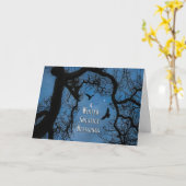 冬至の恵みのワタリガラスの月およびオークの木 カード (黄色い花)