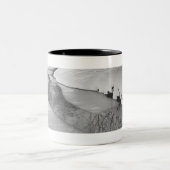 冬B&Wの流れ ツートーンマグカップ (中央)