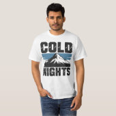 冷たい夜のクリスマスTシャツ Tシャツ (正面フル)