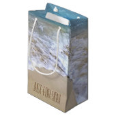 冷たい波を伴う熱帯海岸 スモールペーパーバッグ (正面アングル)