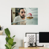 冷蔵おもしろい庫を見ている人 ポスター (ホームオフィス)