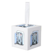 冷蔵庫の中に座っている漫画の象 キューブオーナメント (正面アングル)