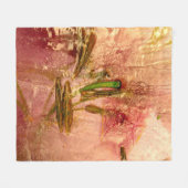 凍ってい花と葉氷の塊に咲く花 フリースブランケット (正面(横))