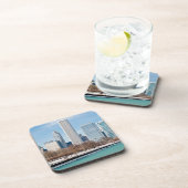 凍結するミシガン湖を渡るシカゴのスカイライン コースター (右側)