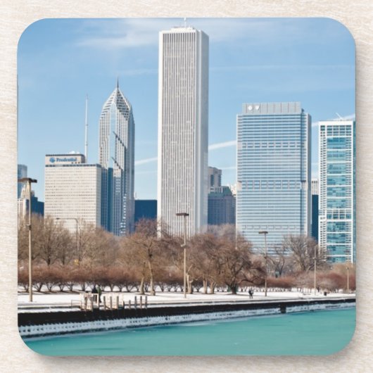 凍結するミシガン湖を渡るシカゴのスカイライン コースター (正面)