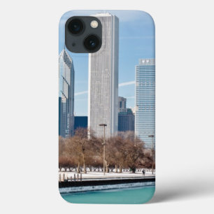 凍結するミシガン湖を渡るシカゴのスカイライン iPhone 13ケース