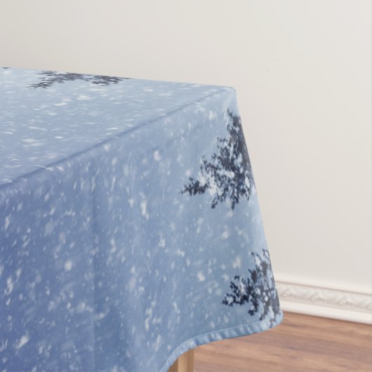 凍結する雪の冬の森林場面 テーブルクロス (インサイチュ)