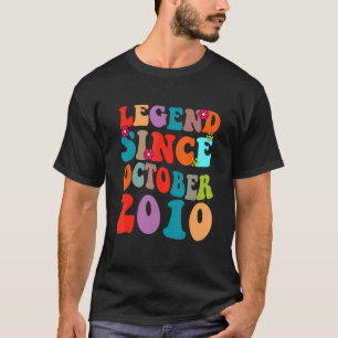 凡例2010年10月以来のヴィンテージ誕生日レトロV Tシャツ