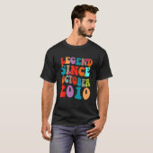 凡例2010年10月以来のヴィンテージ誕生日レトロV Tシャツ (正面フル)
