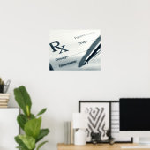 処方箋パッドとペンのクローズアップ ポスター (ホームオフィス)