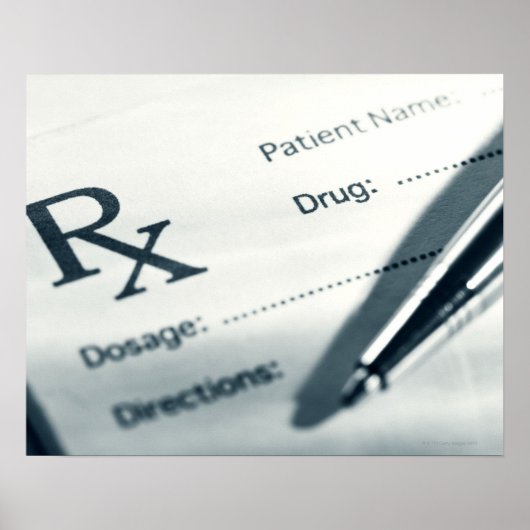 処方箋パッドとペンのクローズアップ ポスター (正面)