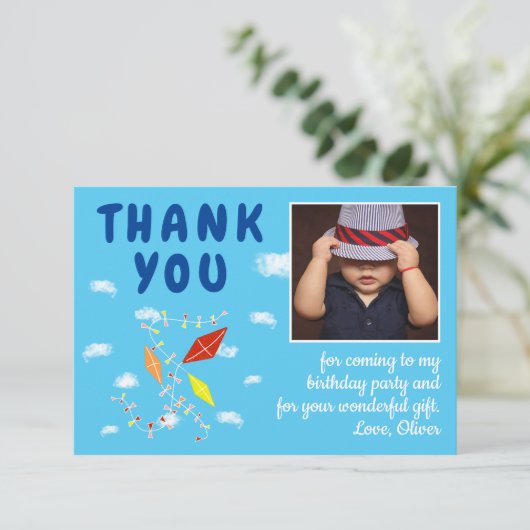 凧 雲 青い空 子供 写真 誕生日 サンキューカード (スタンド正面)