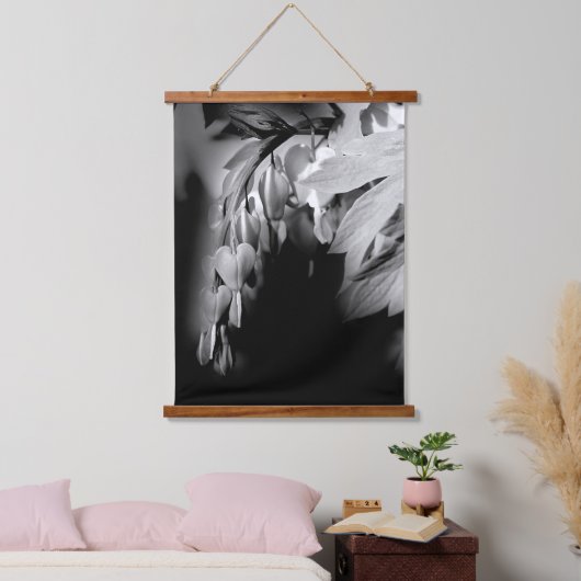 出血するハートの花(白黒) 吊り下げ型タペストリー (寝室)