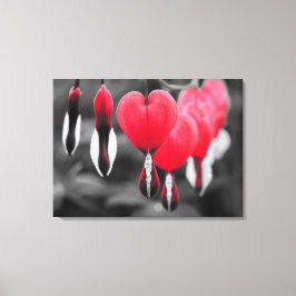 出血ハート花：赤いカラスプラッシュ キャンバスプリント