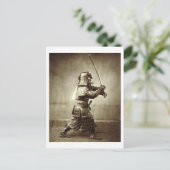 刀を振り上げた侍c.1860(卵白プリント) ポストカード (スタンド正面)