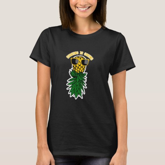 分おもしろいかち合い気には逆のパイナップル Tシャツ (正面)