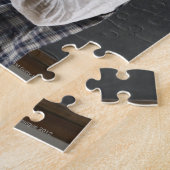 分子モデルを見ているアジアの少女 ジグソーパズル (側面)