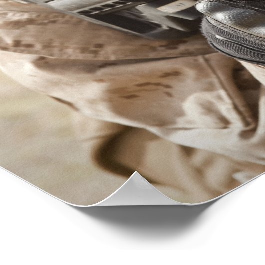 分隊の自動銃器は安全を提供する ポスター (角)