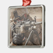 分隊の自動銃器は安全を提供する メタルオーナメント (左)