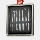 分類された旧式な防腐保存用具 メタルオーナメント (左)