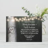 切り分けられたイニシャルの樺の木の結婚式招待状 招待状 (スタンド正面)