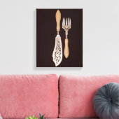 切り刻まれたアイボリー・ハンドルを備えた魚型サーバー キャンバスプリント (インサイチュ (リビング))