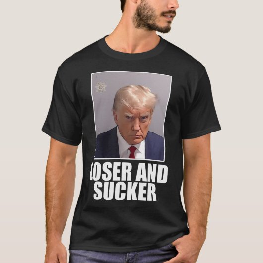 切り株の敗者と吸い取りマグショットのシャツ Tシャツ (正面)