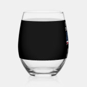 切り詰められたことによって公式に負担を負わない ステムなしワイングラス (左)